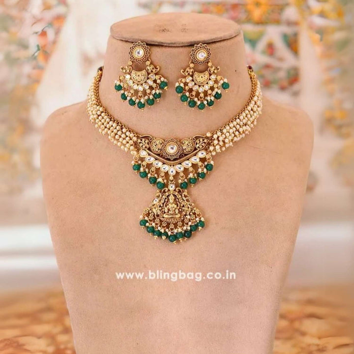 Golden Gunjita Temple Jewellery Set