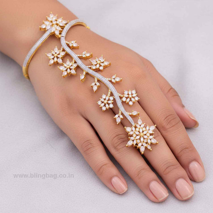 Golden Harpera Zirconia Hath Phool