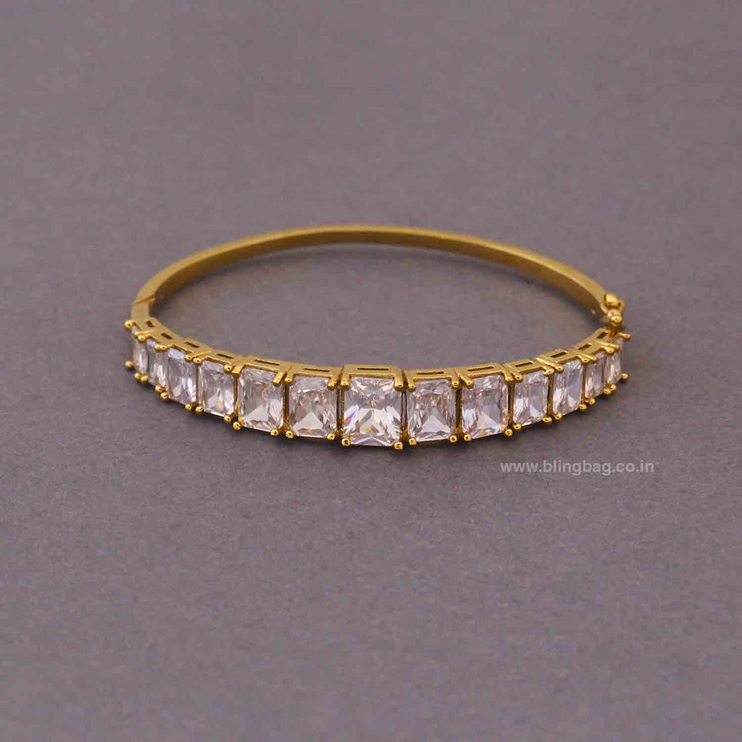 Golden Irenee Victorian Bracelet