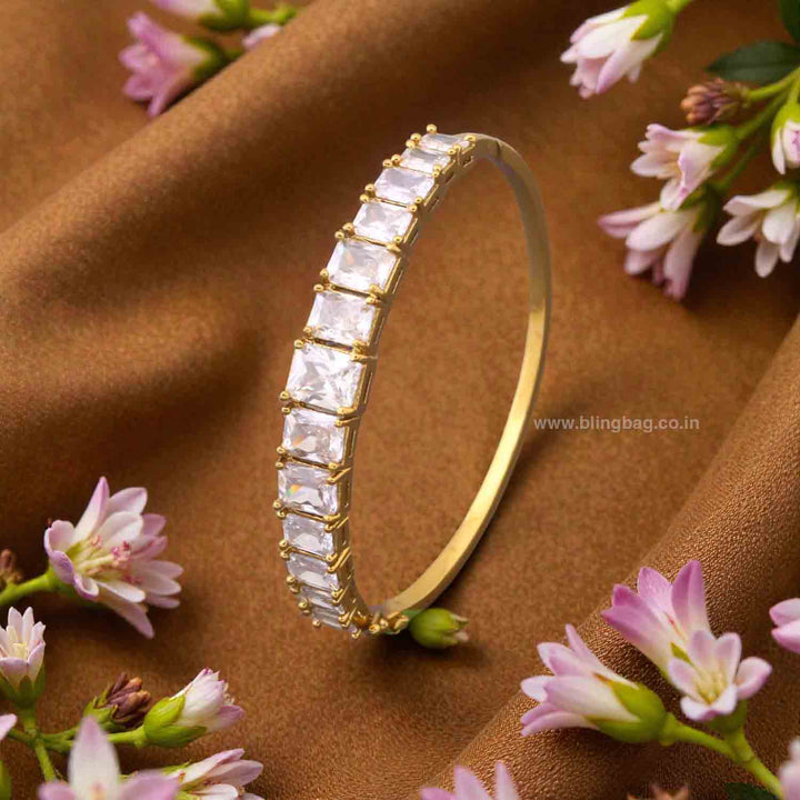 Golden Irenee Victorian Bracelet