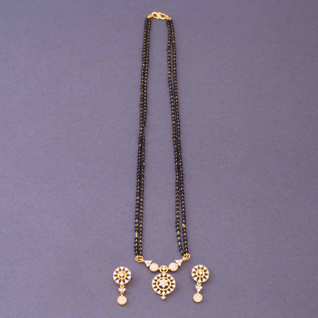 Golden Isolte Mangalsutra Set
