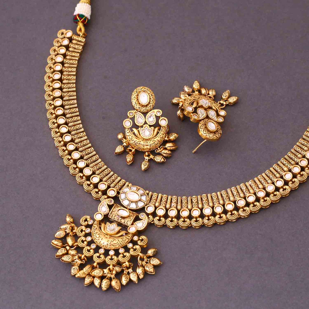 Golden Jahnvi Antique Rajwadi Set