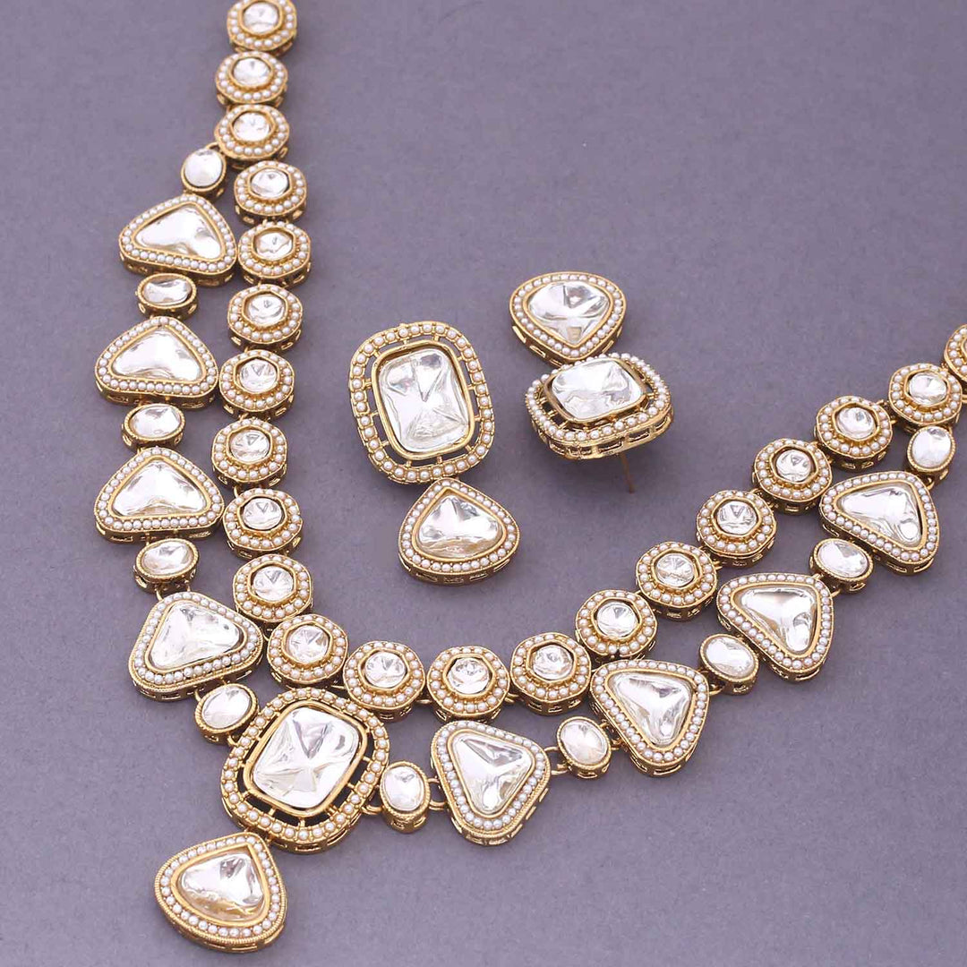 Golden Jayanshri Kundan Jewellery Set