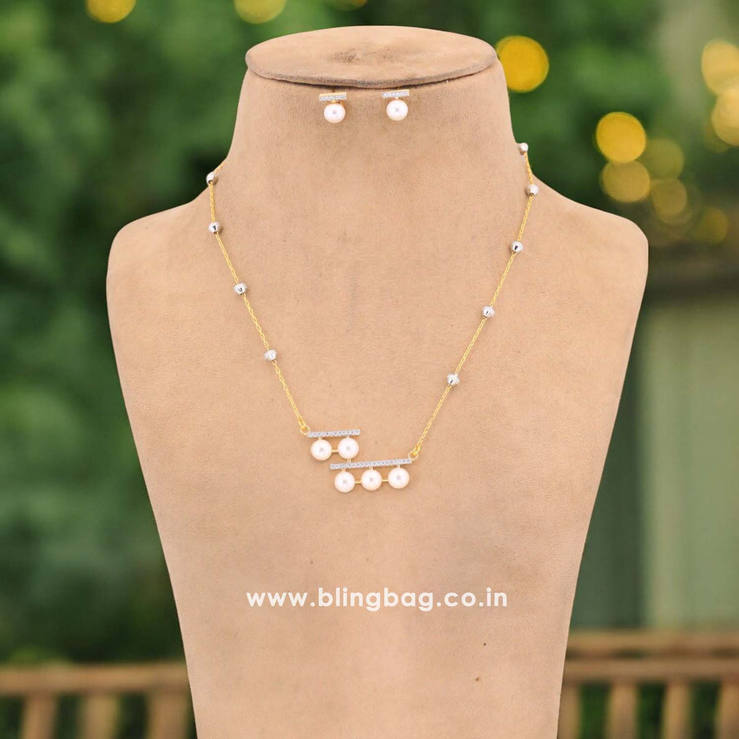 Golden Jessie Zirconia Pendant Set