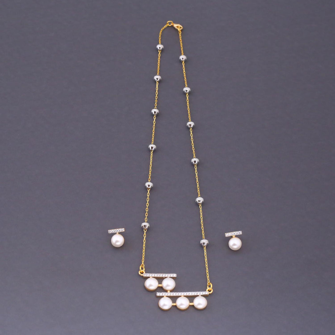 Golden Jessie Zirconia Pendant Set