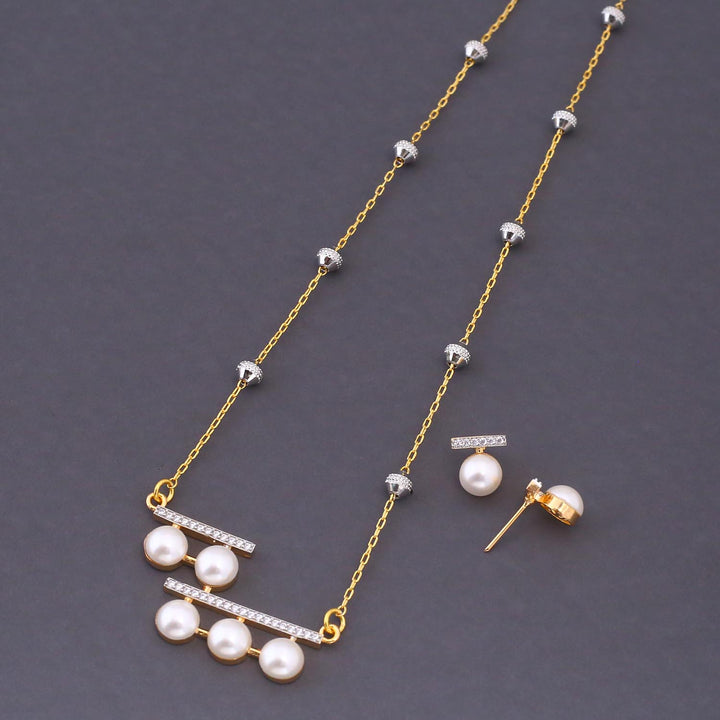 Golden Jessie Zirconia Pendant Set