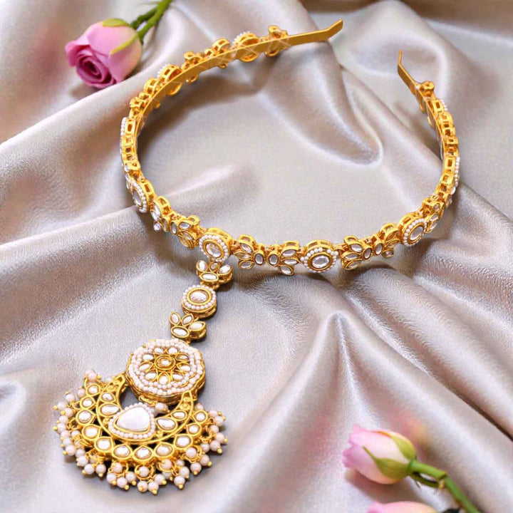 Golden Jinuta Hairband With Tikka