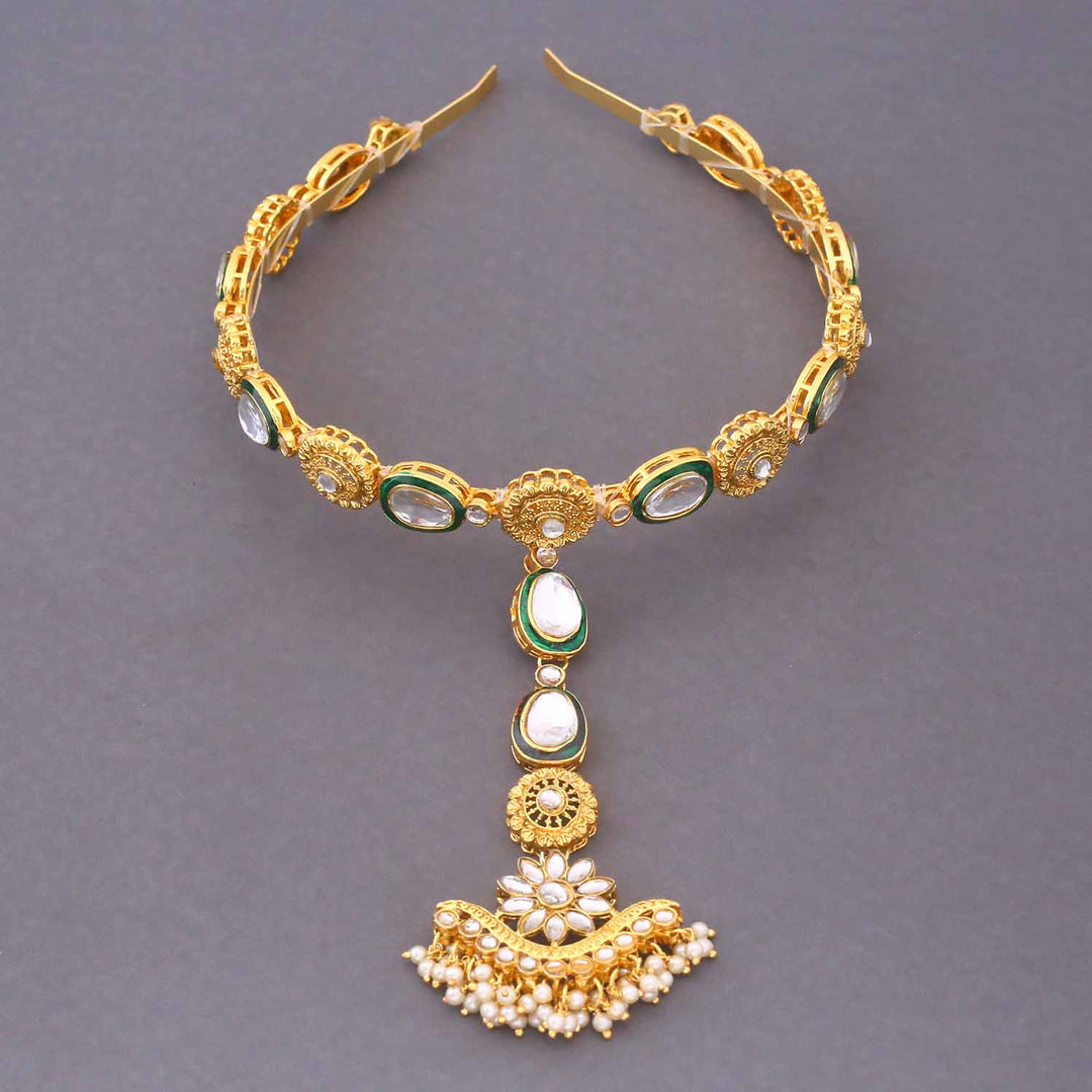 Golden Kalpita Hairband With Tikka