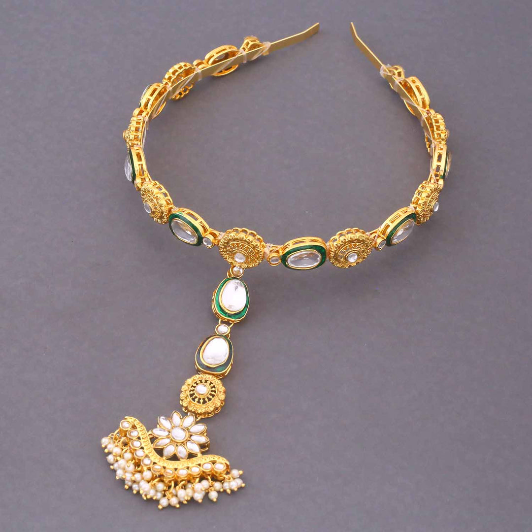 Golden Kalpita Hairband With Tikka
