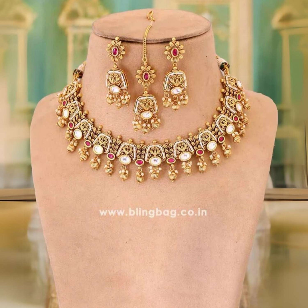 Golden Kanchana Antique Jewellery Set