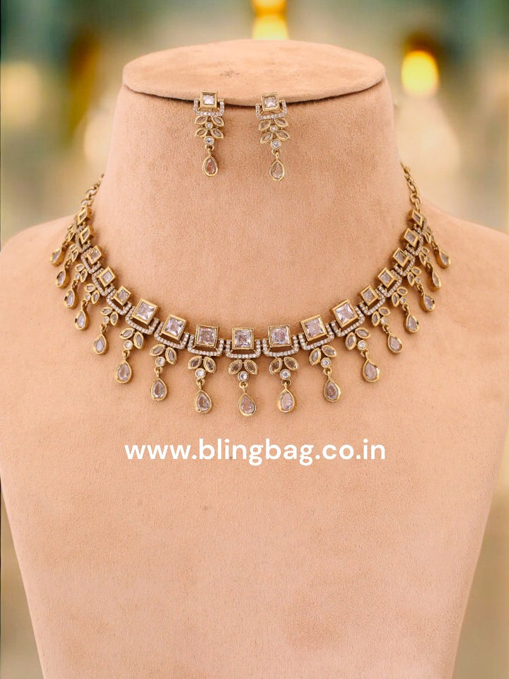 Golden Katarina Victorian Jewellery Set - New Arrival