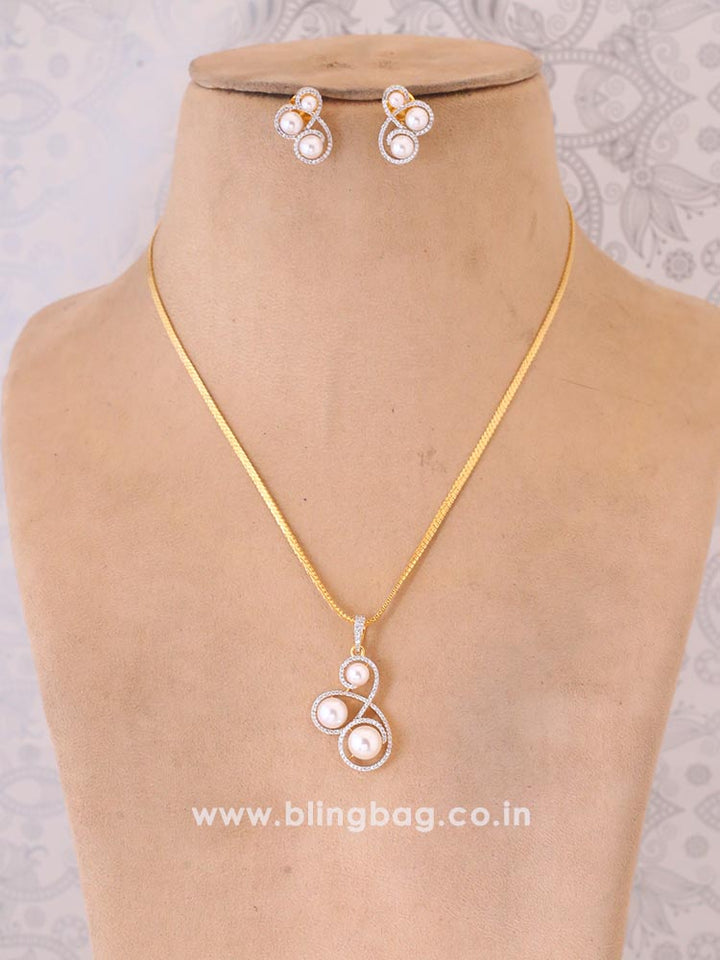 Golden Kathrina Pendant Set