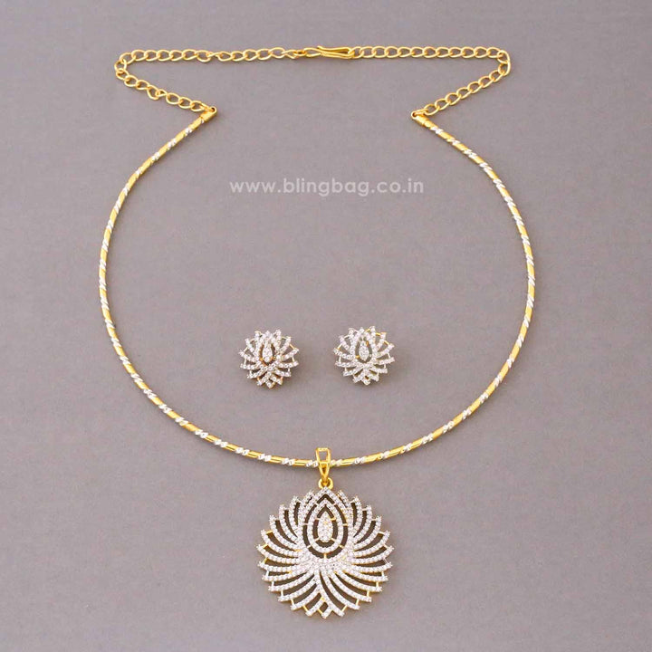 Golden Kavya Pendant Set