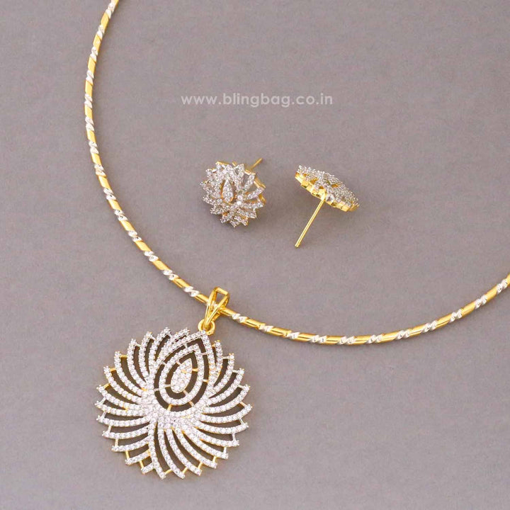 Golden Kavya Pendant Set