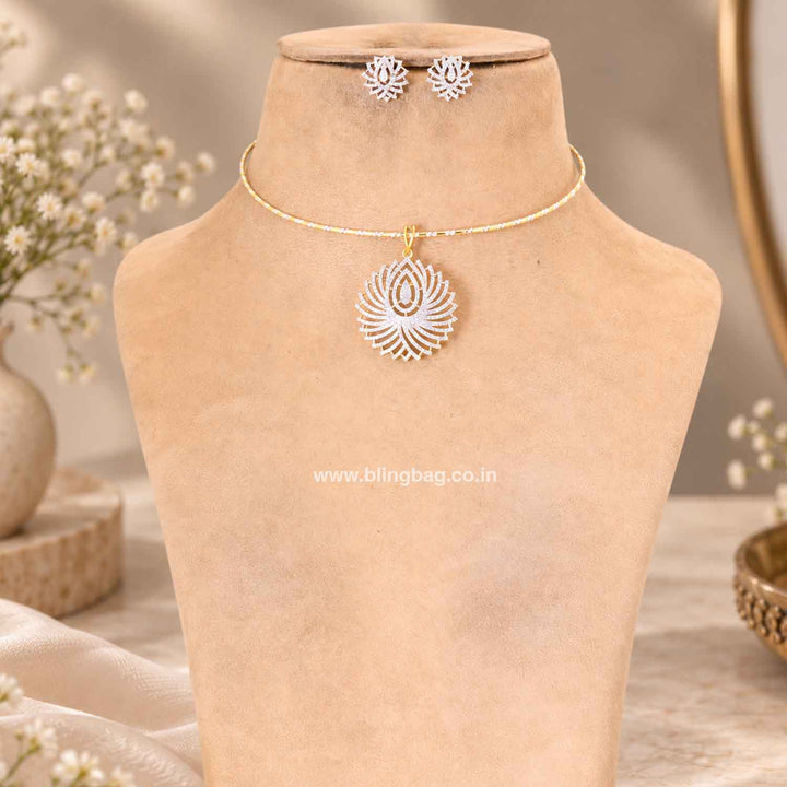 Golden Kavya Pendant Set