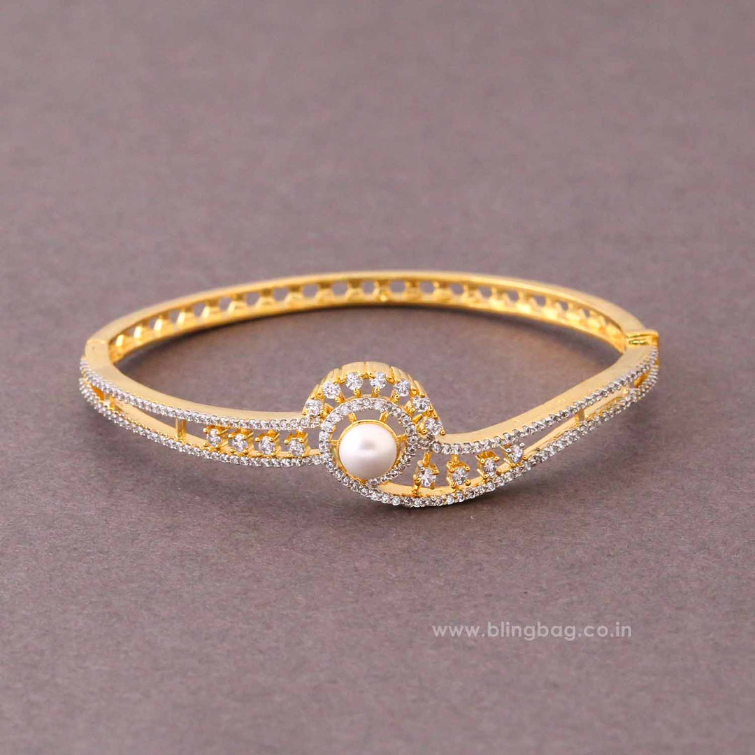 Golden Kira Bracelet