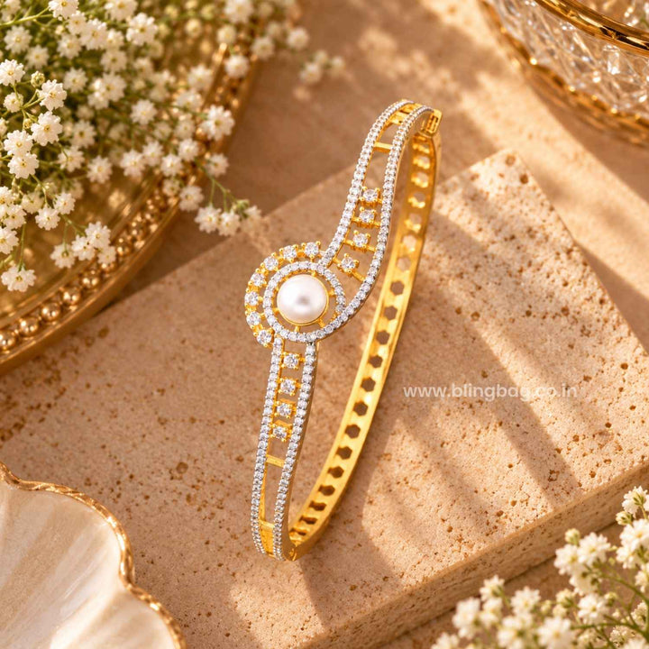 Golden Kira Bracelet