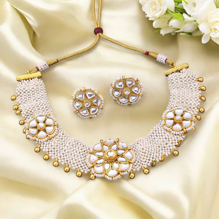 Golden Kriti Kundan Jewellery Set