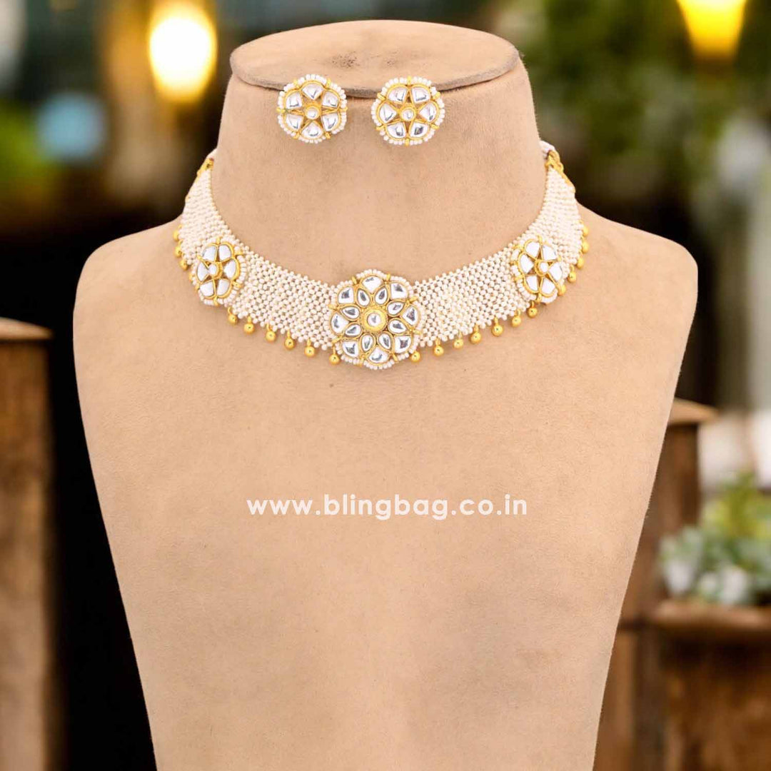 Golden Kriti Kundan Jewellery Set