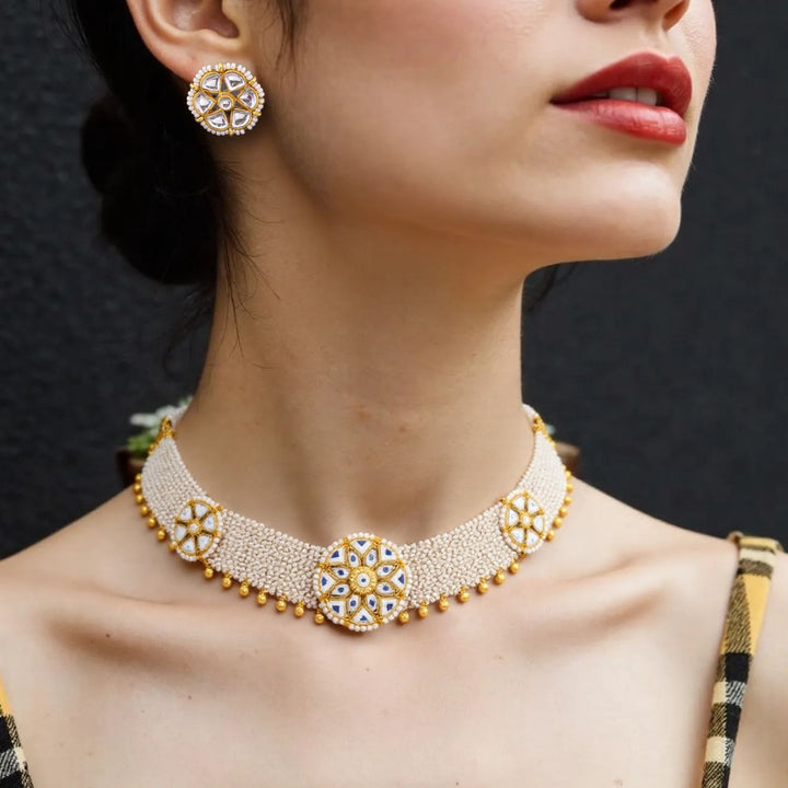 Golden Kriti Kundan Jewellery Set