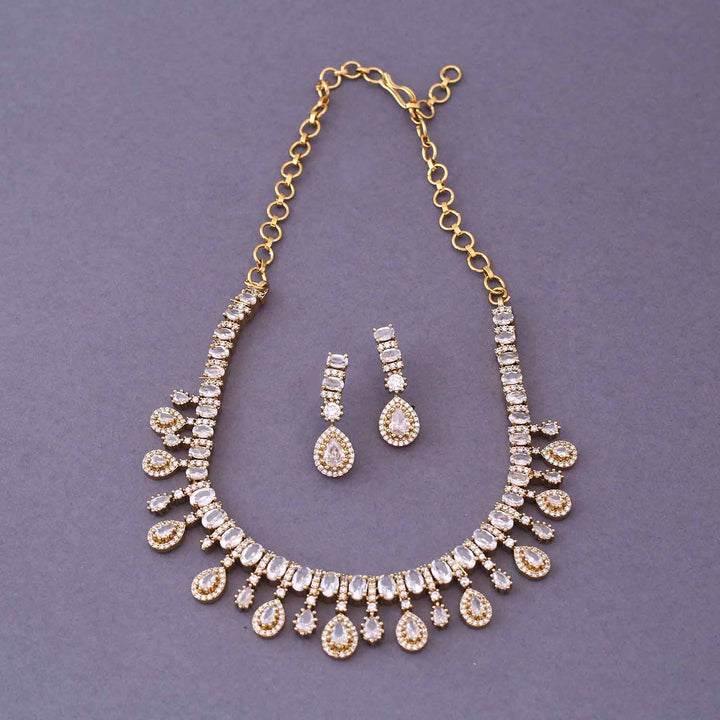 Golden Kyna Victorian Jewellery Set- New Arrival
