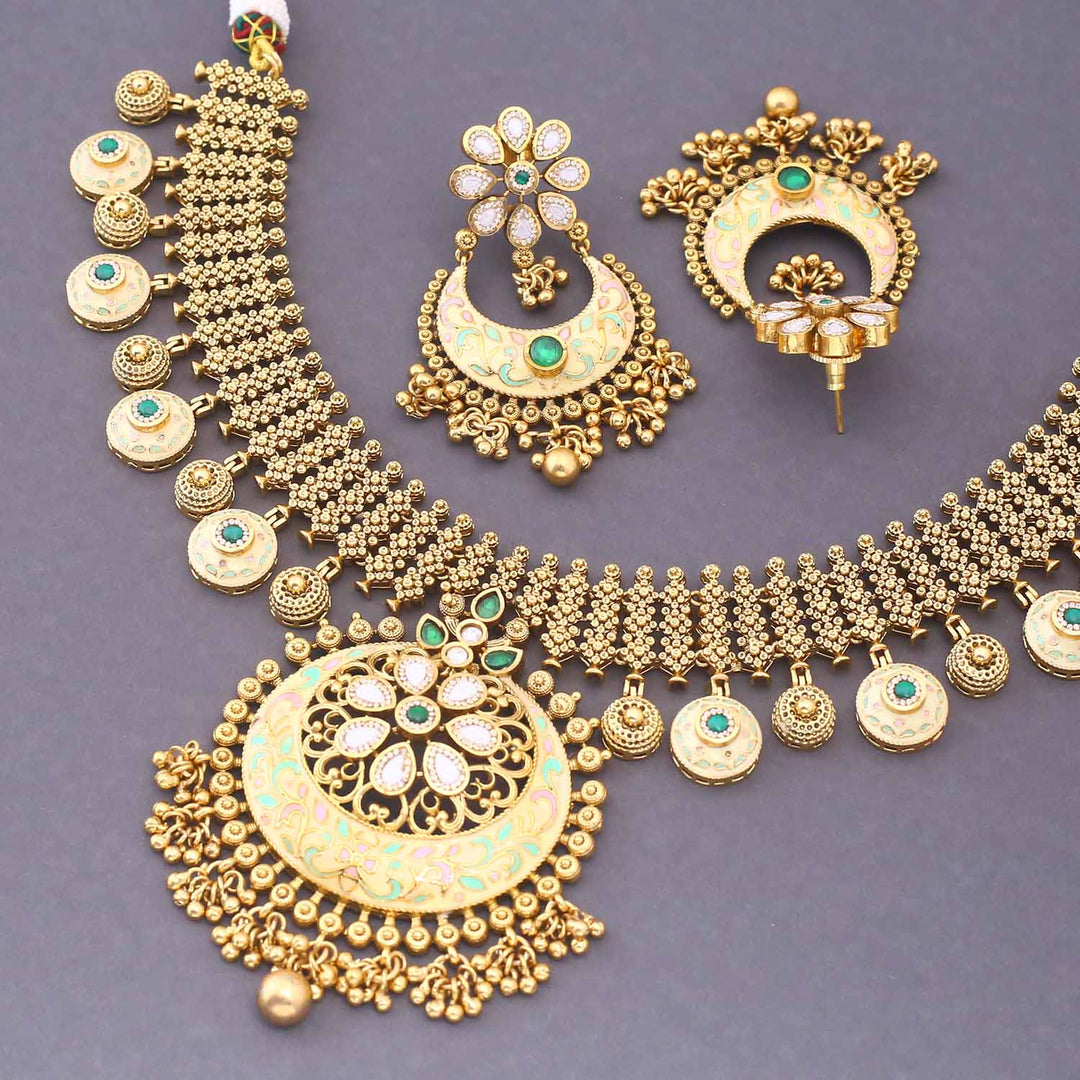 Golden Linora Hasli Antique Rajwadi Set