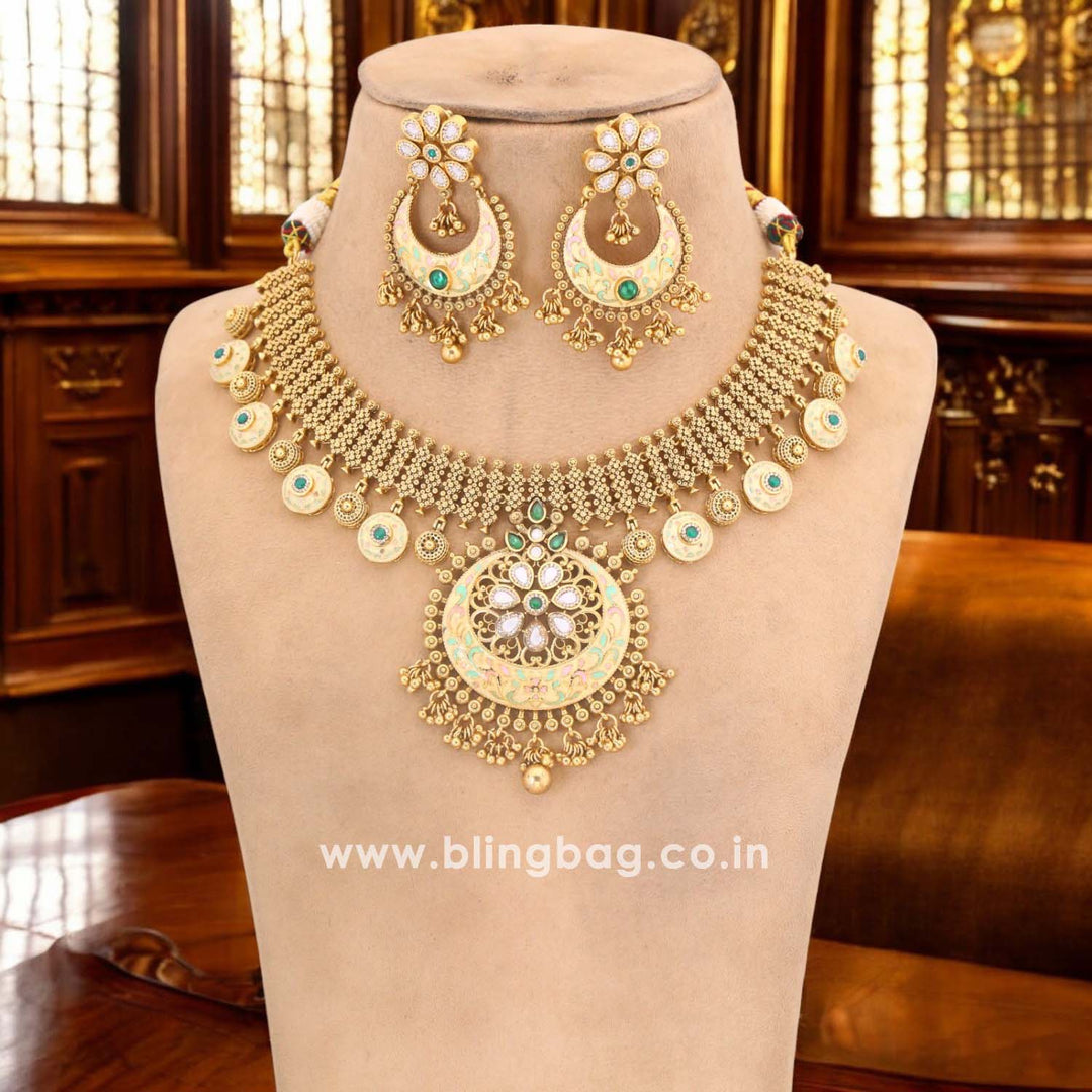 Golden Linora Hasli Antique Rajwadi Set