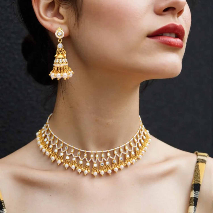 Golden Liora Kundan Jewellery Set