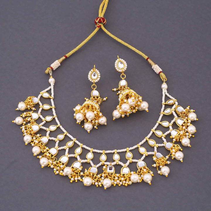 Golden Liora Kundan Jewellery Set