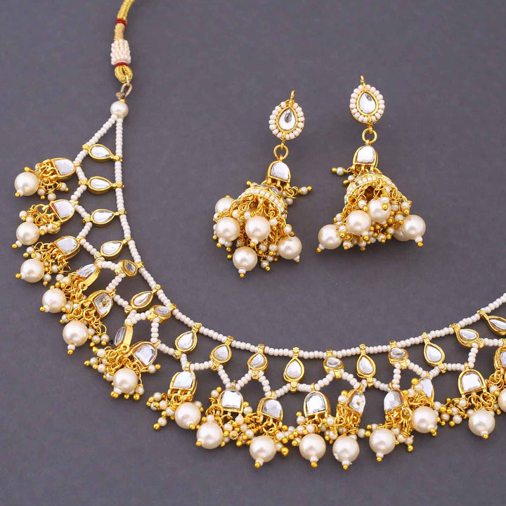 Golden Liora Kundan Jewellery Set