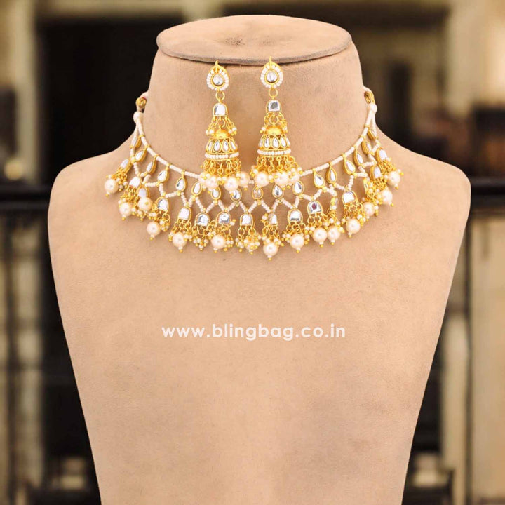 Golden Liora Kundan Jewellery Set