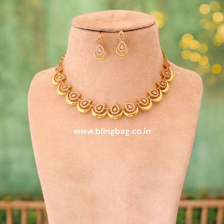 Golden Liza Victorian Jewellery Set - New Arrival