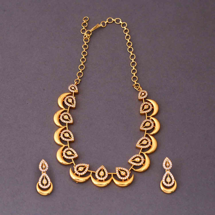Golden Liza Victorian Jewellery Set - New Arrival