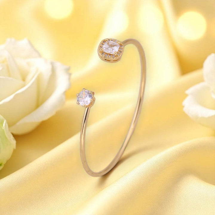 Golden Loa Zirconia Bracelet