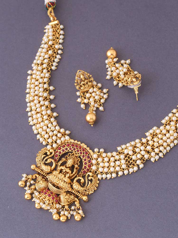 Golden Loukya Jewellery Set