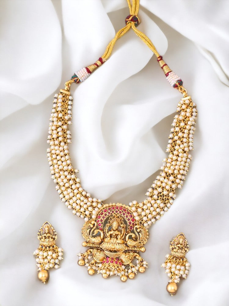 Golden Loukya Jewellery Set