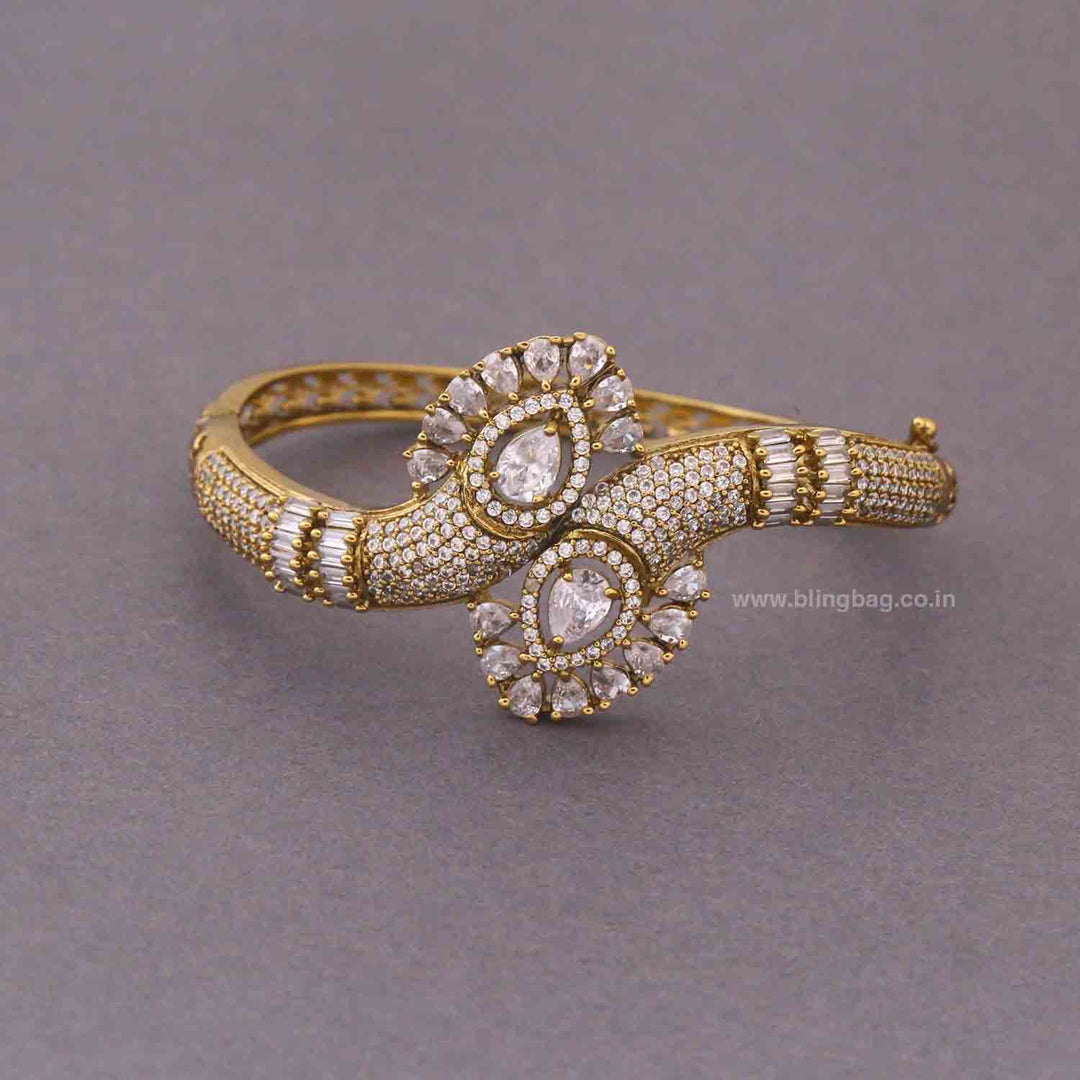 Golden Luciae Victorian Bracelet