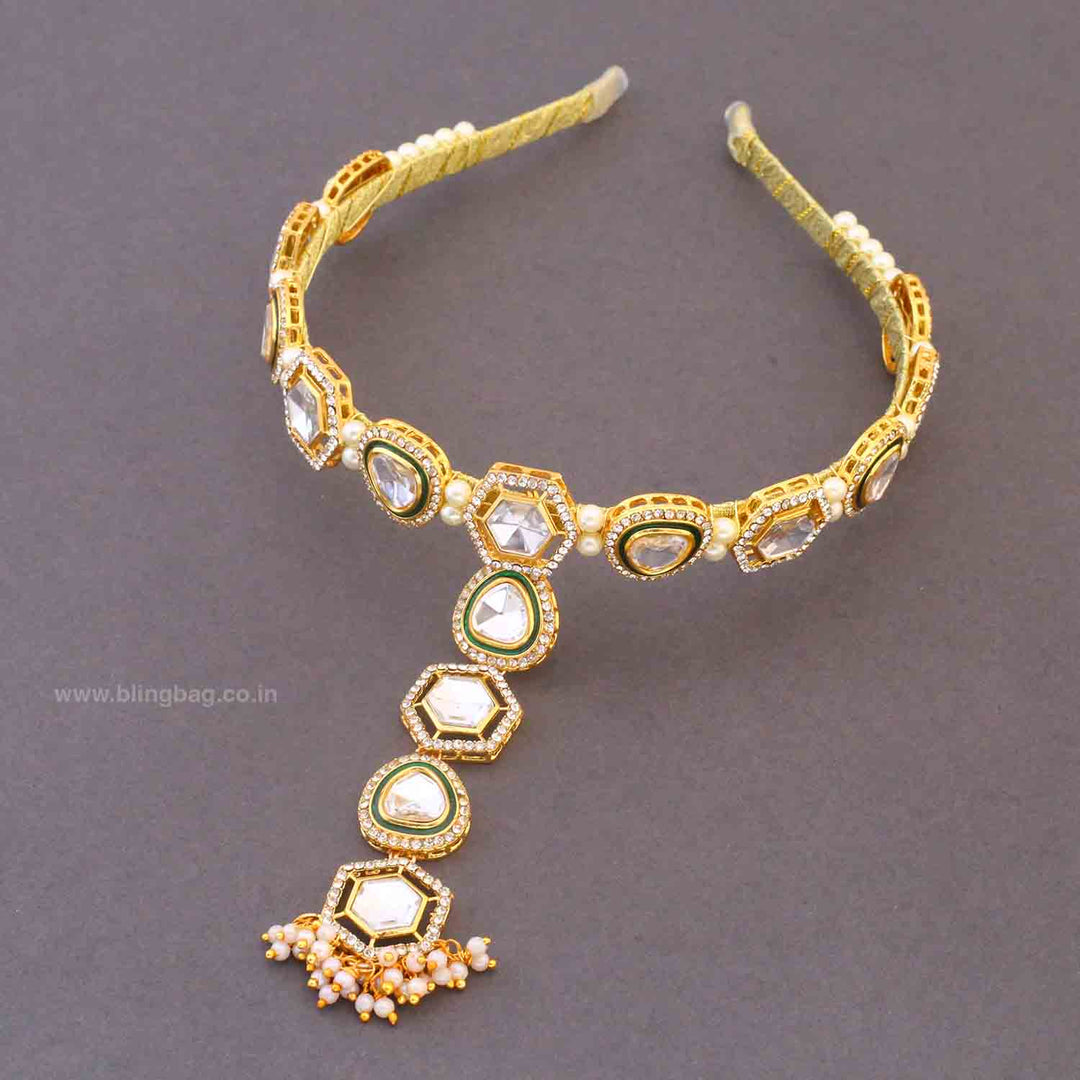 Golden Maavina Hairband With Tikka