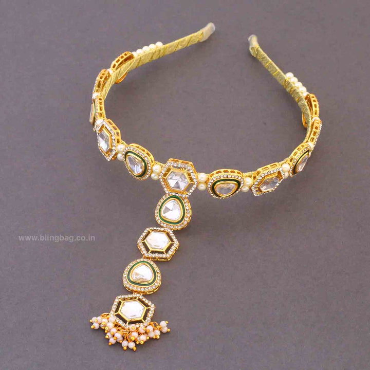 Golden Maavina Hairband With Tikka