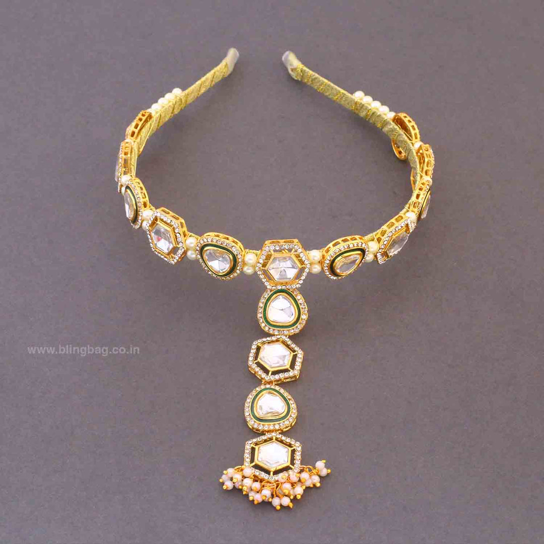 Golden Maavina Hairband With Tikka
