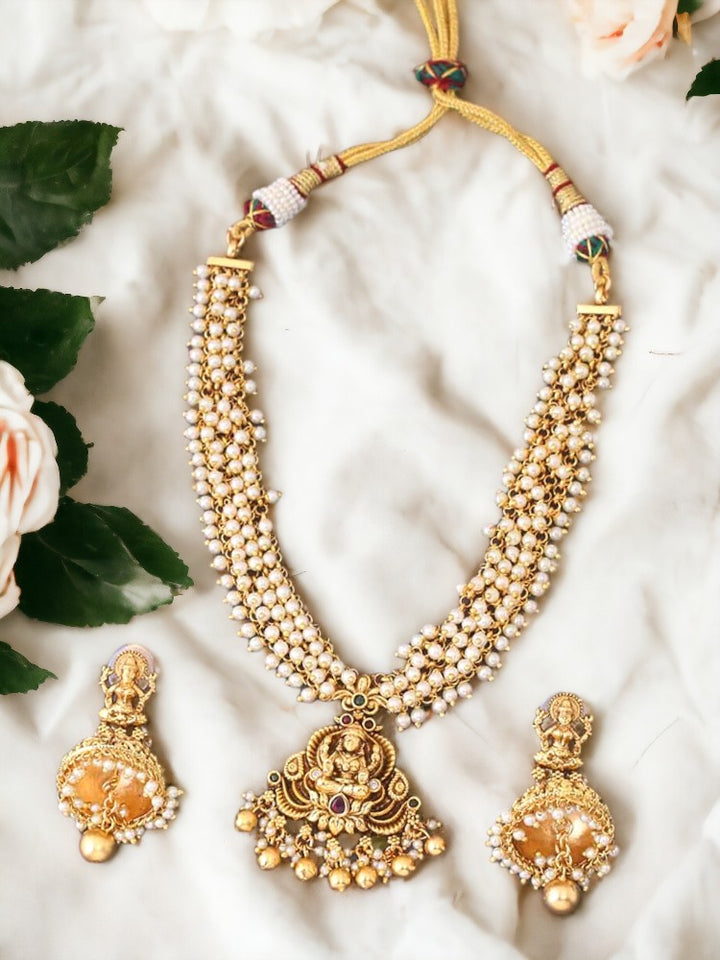 Golden Manah Jewellery Set