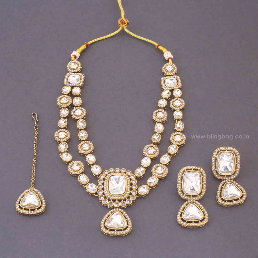 Golden Manvya Kundan Jewellery Set