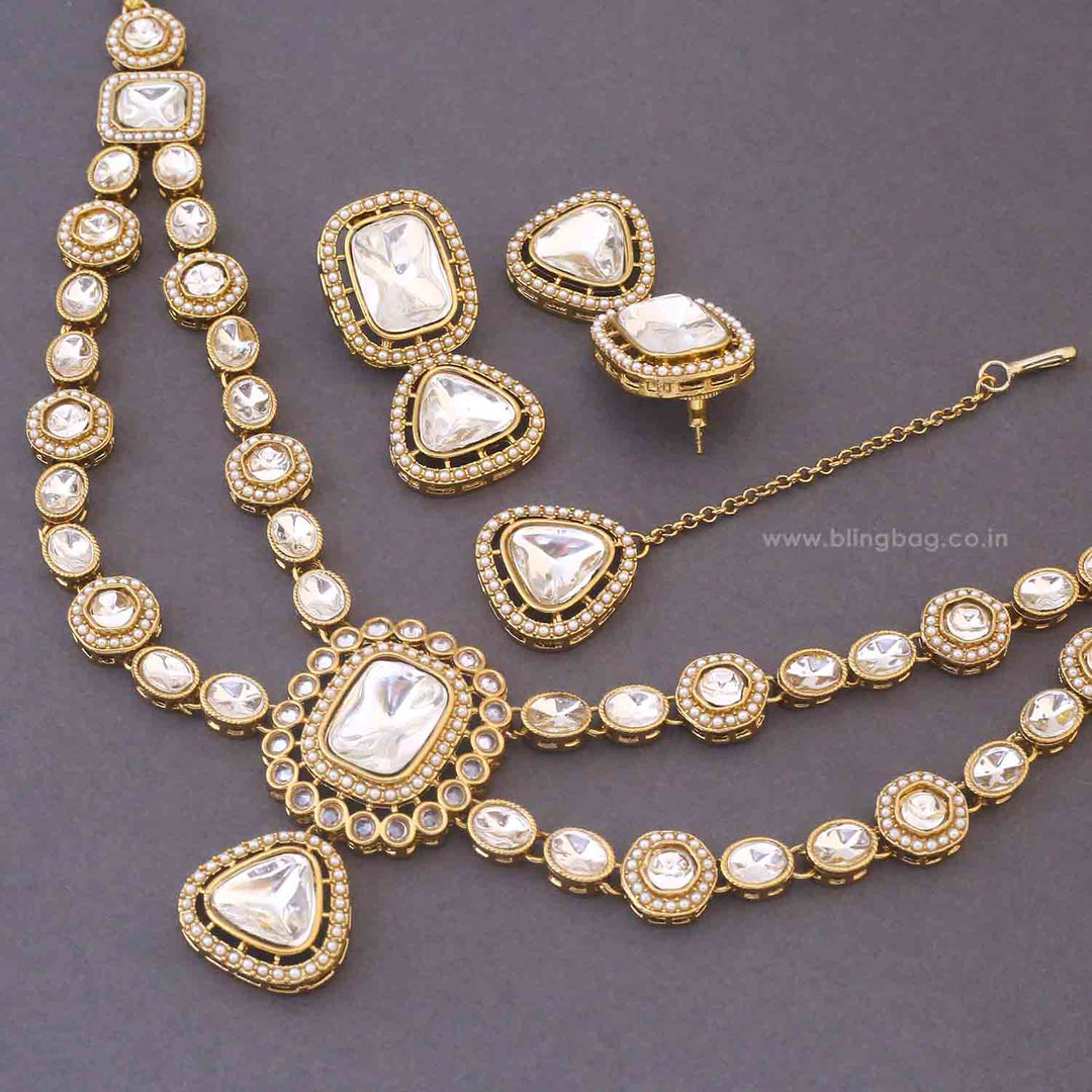 Golden Manvya Kundan Jewellery Set