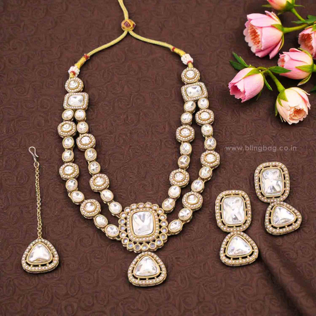 Golden Manvya Kundan Jewellery Set