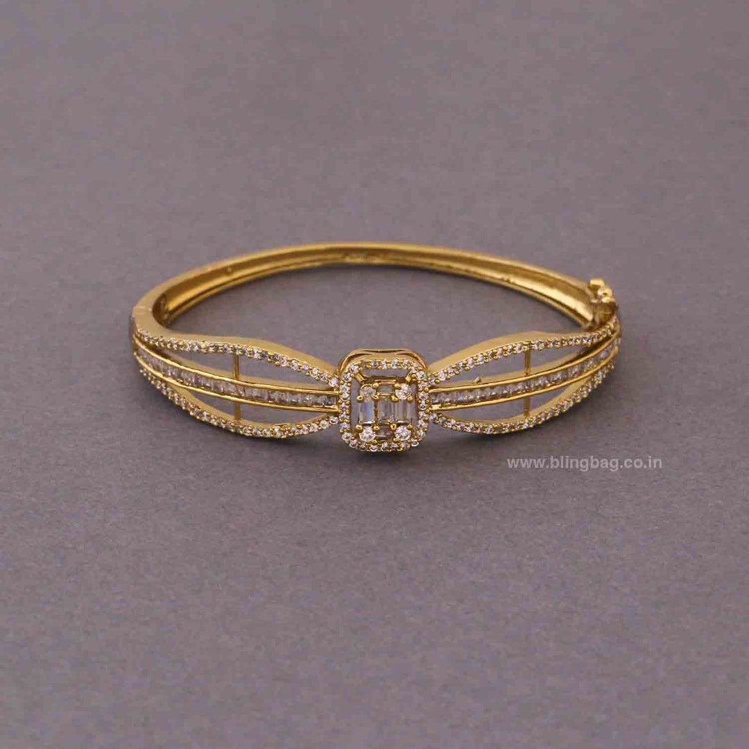 Golden Mariaa Victorian Bracelet