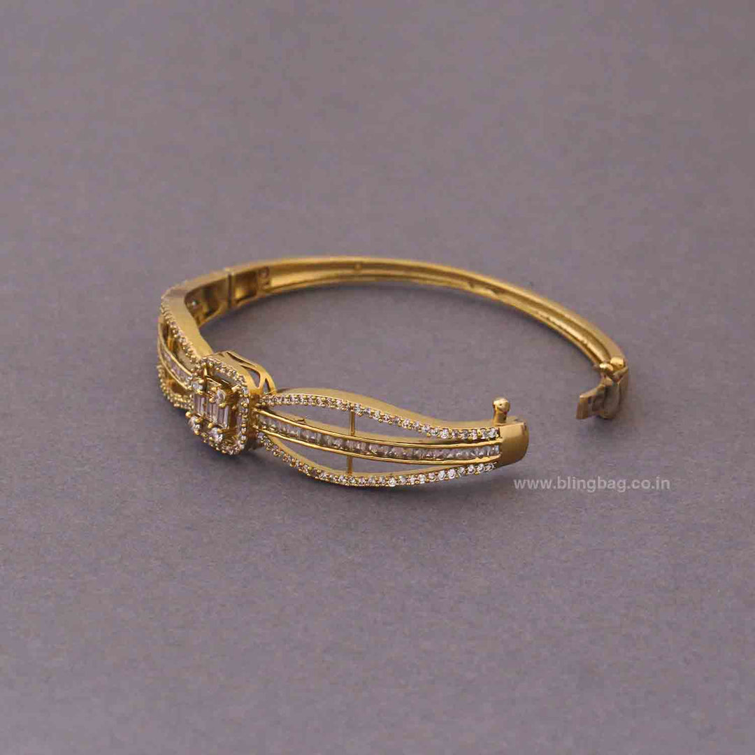 Golden Mariaa Victorian Bracelet