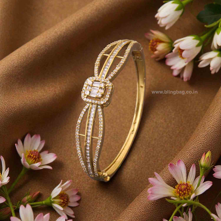 Golden Mariaa Victorian Bracelet