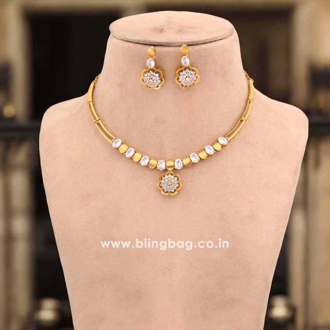 Golden Mehree Hasli Victorian Jewellery Set - New Arrival