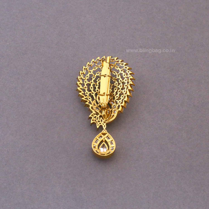 Golden Meia Brooch