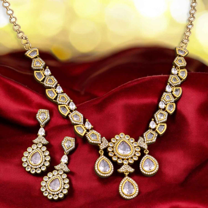 Golden Miratta Victorian Jewellery Set - New Arrival